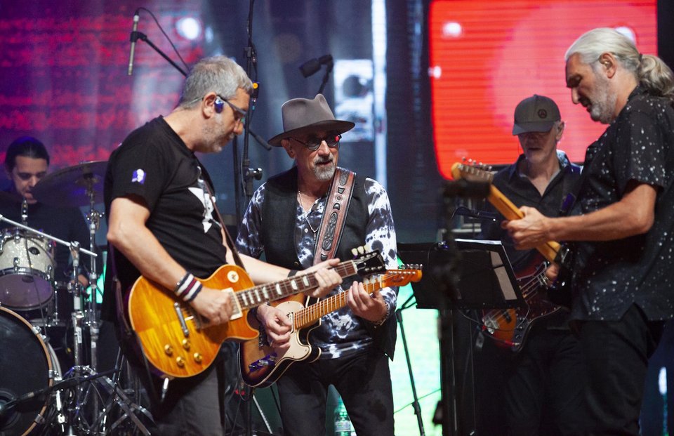 Με τις ευλογίες των αδελφών Knopfler, οι Dire Straits Legacy είναι η μόνη πραγματική συνέχεια της εμβληματικής μουσικής των Dire Straits
