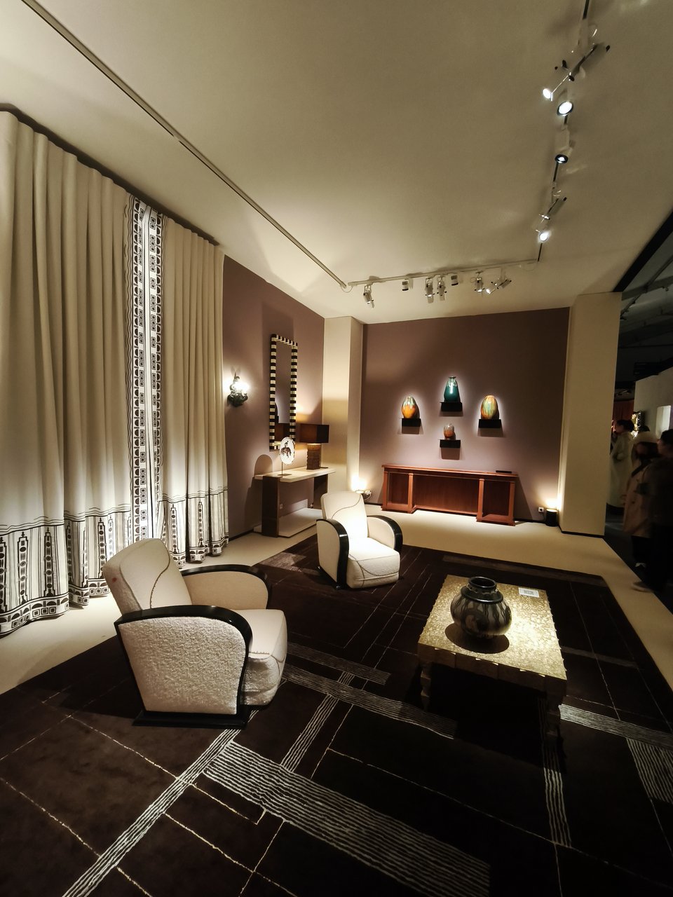 Στο περίπτερο της Stefanidou Tsoukala Gallery