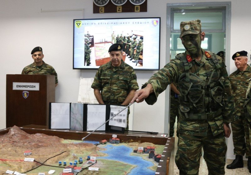 Ο αρχηγός του Γενικού Επιτελείου Στρατού, Αντιστράτηγος Χαράλαμπος Λαλούσης, πραγματοποίησε διήμερη επίσκεψη(3 και 4 Ιουνίου) στην Περιοχή Ευθύνης της 1ης ΣΤΡΑΤΙΑΣ