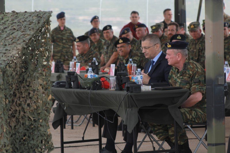 Στο Γ' και Δ' Σώμα Στρατού ο υφ. Αμυνας Αλκιβιάδης Στεφανής