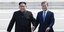Ο ηγέτης της Β. Κορέας με τον πρόεδρο της Ν. Κορέας (Φωτογραφία: AP)