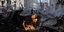 πυροσβέστες φωτιά συντρίμμια πολυκατοικία ρουκέτα Χάρκοβο