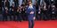 Ο Χάρι Στάιλς στο κόκκινο χαλί στο Φεστιβάλ Κινηματογράφου της Βενετίας 
