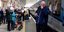 Οδηγός τρένου στη Βρετανία έβαλε τα κλάματα στην τελευταία του διαδρομή μετά από 52 χρόνια