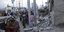 Πλήθος έξω από το ξενοδοχείο στην πρωτεύουσα της Σομαλίας, όπου επιτέθηκαν ισλαμιστές 