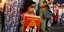 Κοριτσάκι μετέχει σε διαδήλωση κατά της σεξουαλικής βίας στο Αχμανταμπάντ της Ινδίας (Φωτογραφία: ΑΡ/Ajit Solanki)