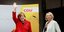 H Κάριν Σρεντς είχε εμφανιστεί μαζί με την Μέρκελ κατά την περιοδεία της στην πόλη Βισμάρ (Odd Andersen/AFP/Getty Images)