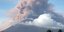 To ηφαίστειο Σοπουτάν βρυχάται και πάλι στο Σουλαουέζι της Ινδονησίας (Φωτογραφία: ΑΡ)