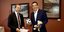 Μια μπάλα του μουντιάλ δώρισε ο Ρώσος αναπληρωτής πρωθυπουργός στον Αλέξη Τσίπρα/ Φωτογραφία: ΑΠΕ-ΜΠΕ