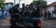 Βαριά οπλισμένοι αστυνομικοί μπαίνουν στη συνοικία Μασάγια/Φωτογραφία: ΑΡ