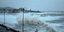 Πελώρια κύματα «μαστιγώνουν» την προκυμαία του Aberystwyth στη δυτική Ουαλία (Φωτογραφία: Twitter) 