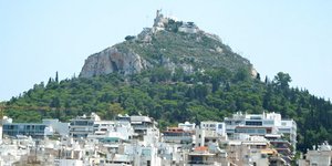 Σπίτια κάτω από τον Λυκαβηττό