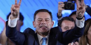 Η κεντροδεξιά παραμένει στην εξουσία