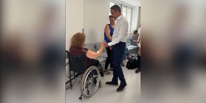 Ο Κυριάκος Μητσοτάκης στο νοσοκομείο ΚΑΤ