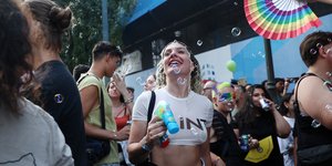 Athens Pride 2025: Πολύχρωμη πορεία υπερηφάνειας στο κέντρο της Αθήνας