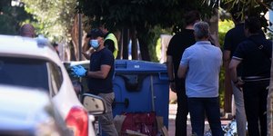 Αστυνομικοί σε σημείο φόνου στην Αγία Παρασκευή