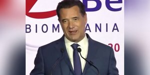Γεωργιάδης: «Έχω κάνει μπότοξ, έβαλα μαλλιά και βάζω κρέμες»