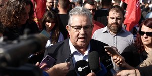 Στα Προπύλαια ο Δημήτρης Κουτσούμπας