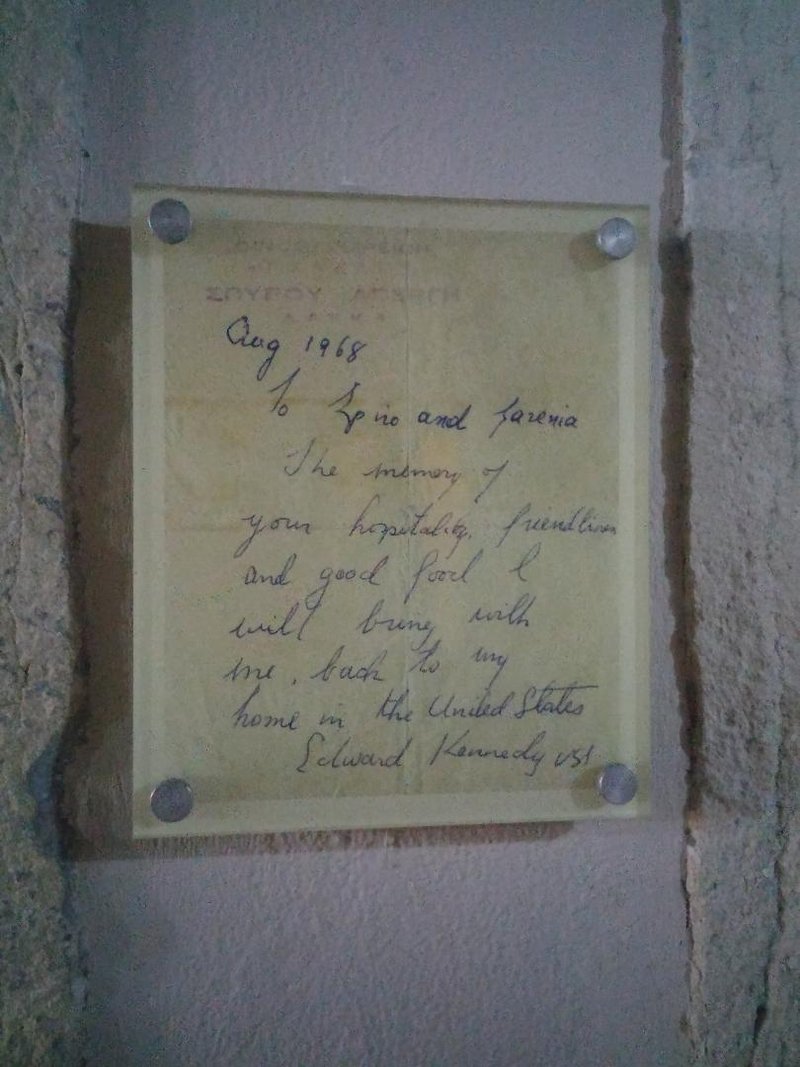Ιδιόχειρο σημείωμα που δόθηκε τον Αύγουστο του 1968, από τον Έντουαρντ Κένεντι /Φωτογραφία ΑΠΕ ΜΠΕ