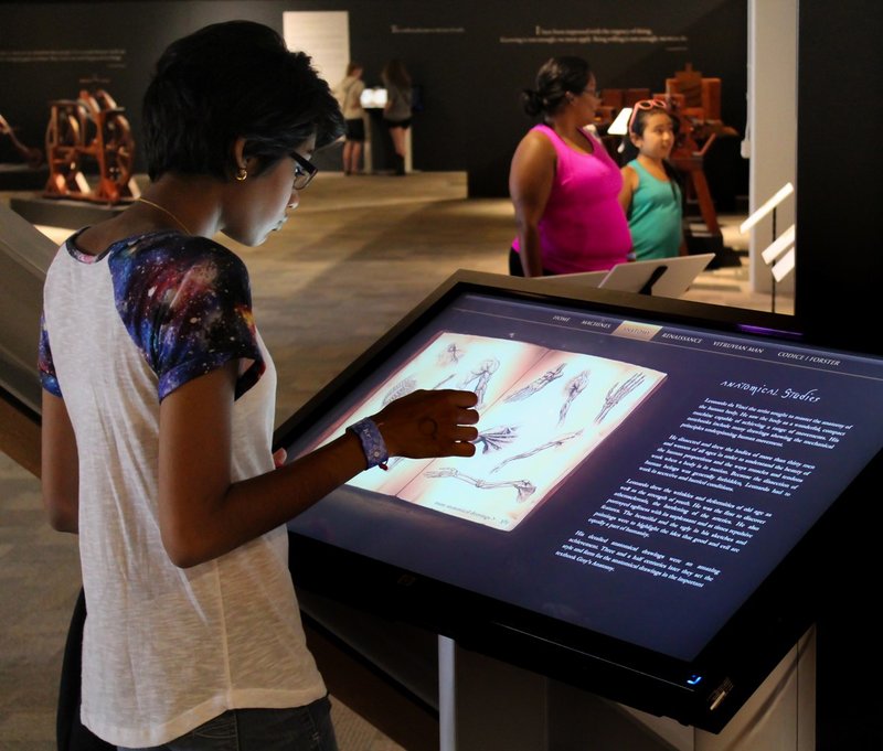 Διαδραστικές εμπειρίες για μικρούς και μεγάλους ενθαρρύνουν τη γνώση διά της αφής