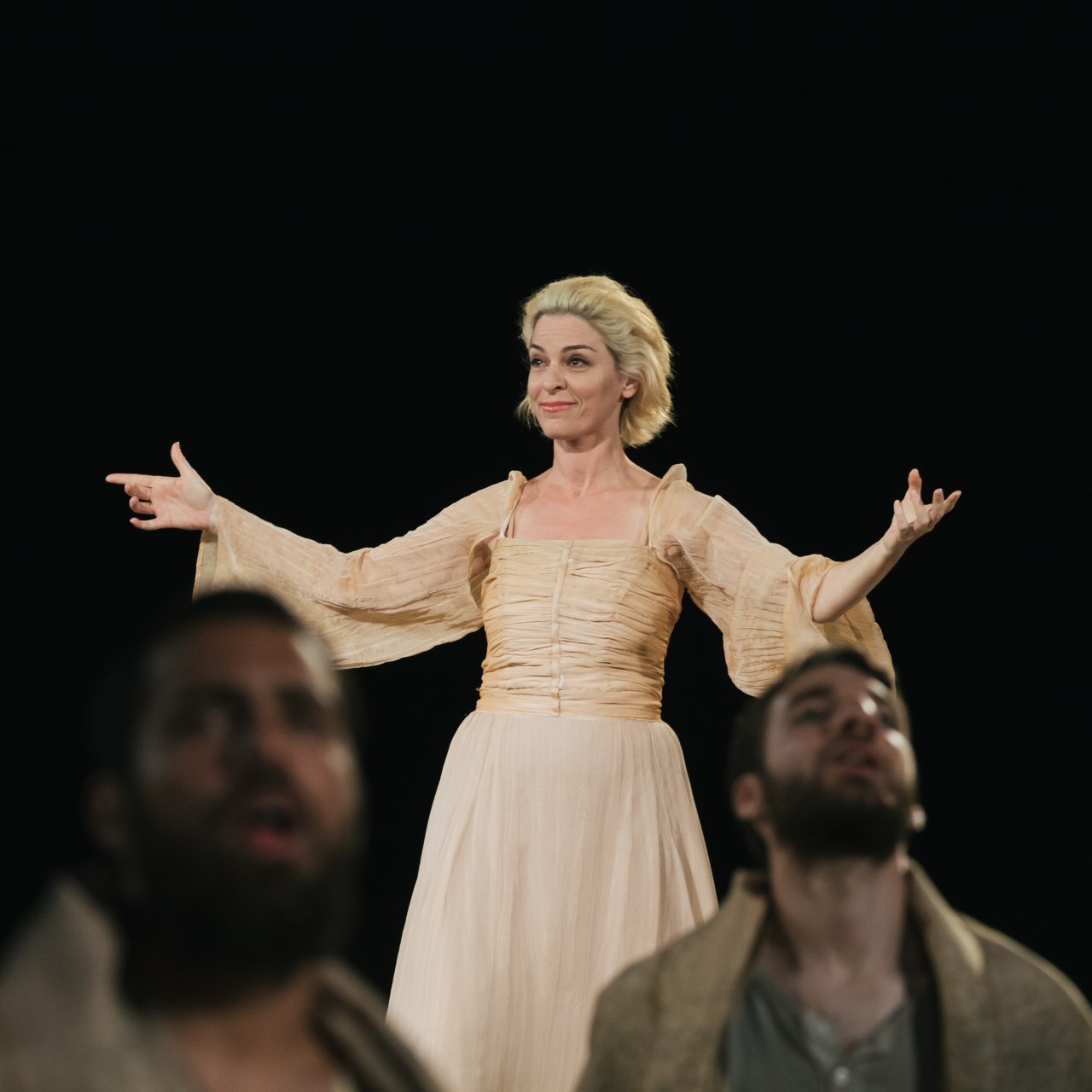 «Υπάρχει διψά για τα αρχαία κείμενα, και αγάπη. Οι Έλληνες δεν κουράζονται να τα βλέπουν ξανά και ξανά, είμαστε περήφανοι για αυτά»