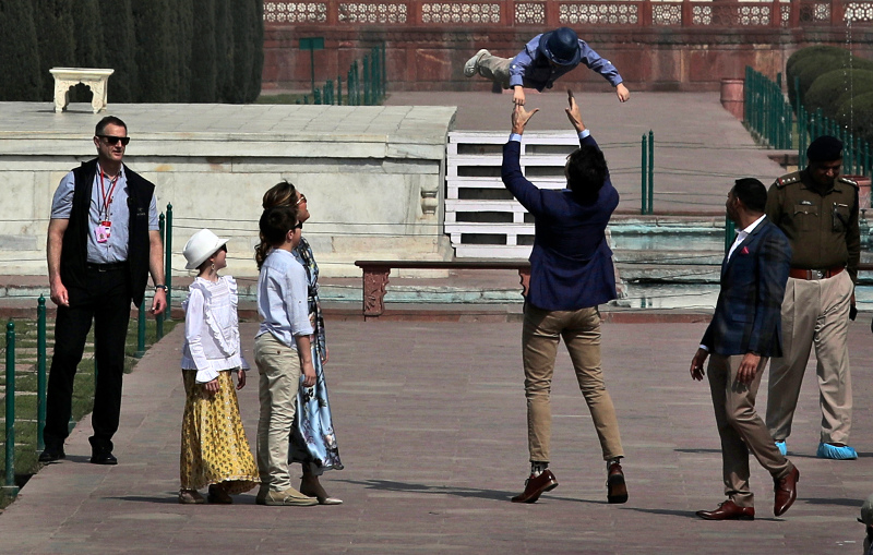 trudeau3 0 | Lamianow.gr