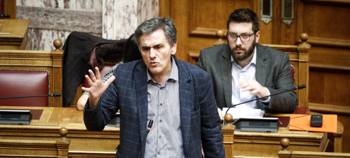 Ο Τσακαλώτος παρομοίασε τη ΝΔ με τον Λάκι Λουτσιάνο -«Πατέρα» του οργανωμένου εγκλήματος στις ΗΠΑ