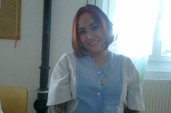 Διαβολική νοσοκόμα πόζαρε πλάι σε νεκρή γυναίκα και πόσταρε τη photo στο Facebook [εικόνες]