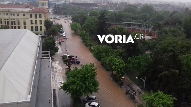 Αγνοείται γυναίκα στη Θεσσαλονίκη -Σφοδρή θεομηνία πλήττει την πόλη voria11 iefimerida