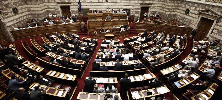 Τι συμβαίνει με τη Συνταγματική Αναθεώρηση -Πώς ένα μείζον θέμα γίνεται πυροτέχνημα