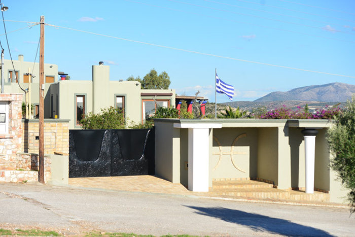 Στο σφυρί το... Μινωικό ανάκτορο του Νότη Σφακιανάκη [εικόνες] | iefimerida.gr 2