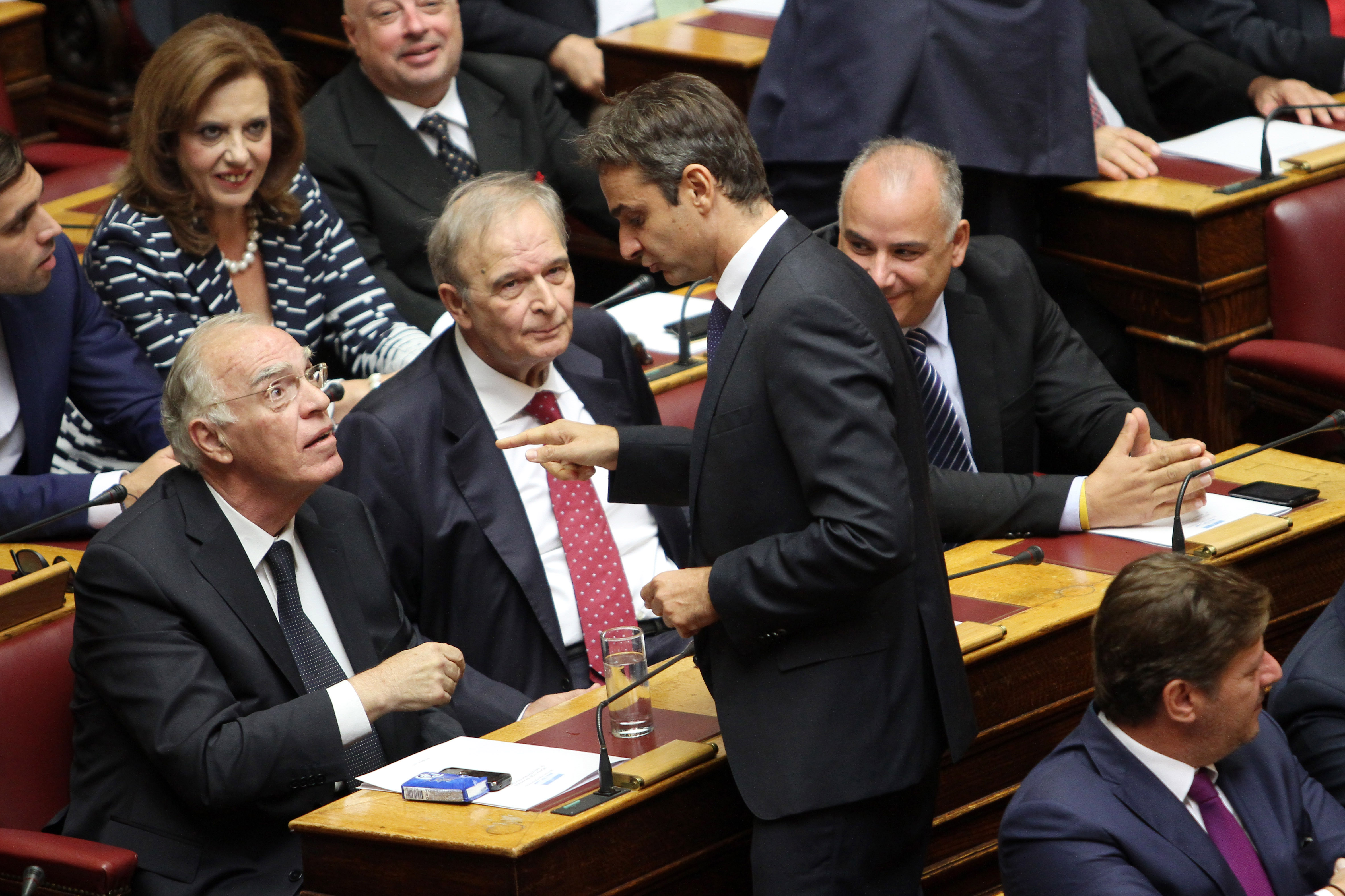 Πρώτη μέρα του Βασίλη Λεβέντη στη βουλή -Δείτε όλο το παρασκήνιο [εικόνες] | iefimerida.gr 2