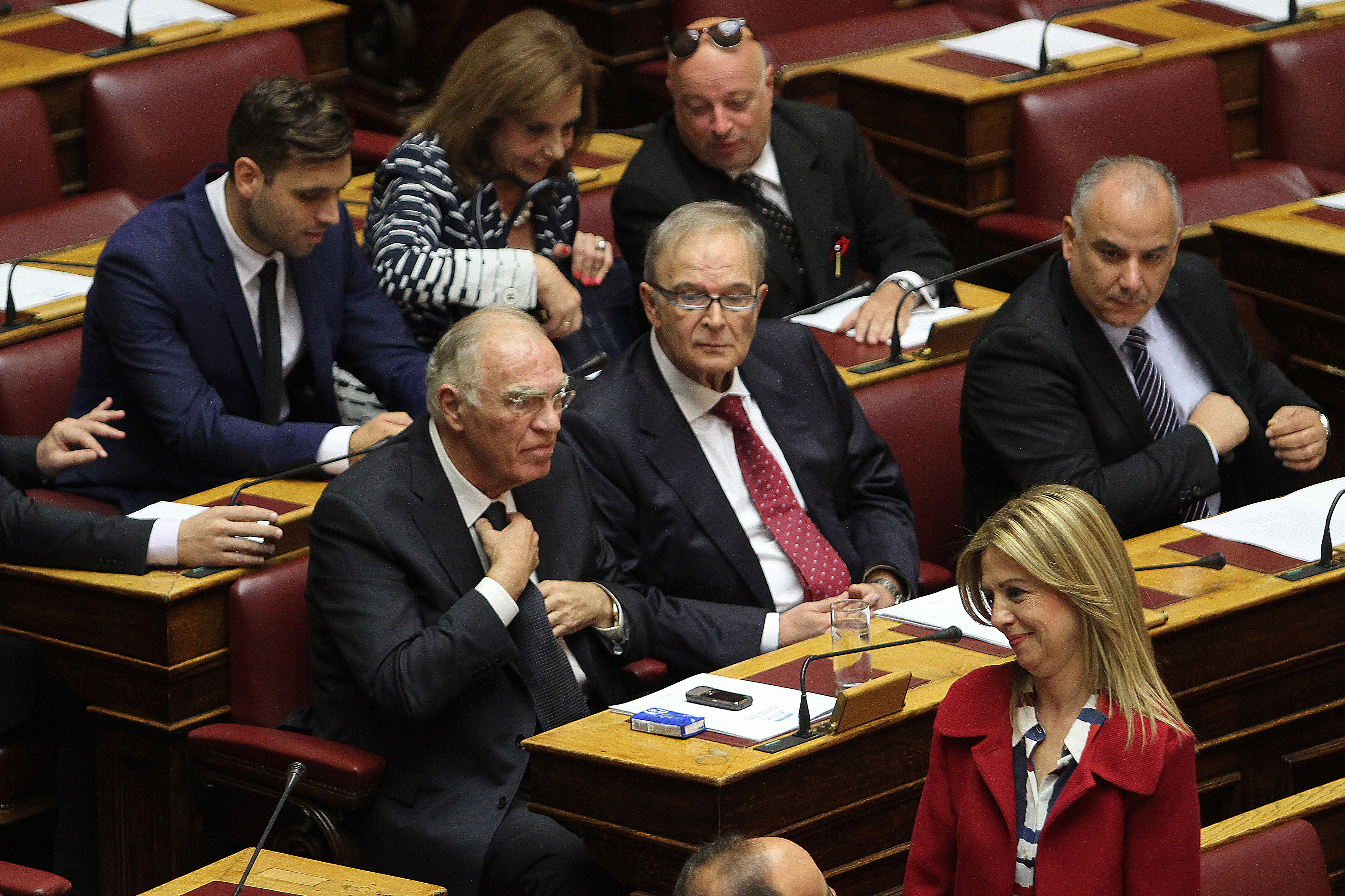 Πρώτη μέρα του Βασίλη Λεβέντη στη βουλή -Δείτε όλο το παρασκήνιο [εικόνες] | iefimerida.gr 0