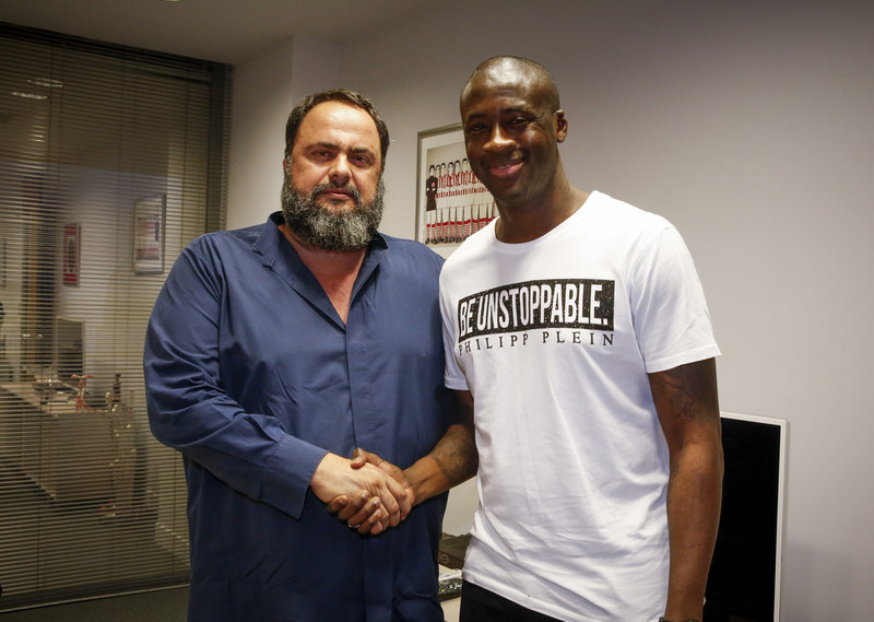 Ο διεθνής παίκτης από την Ακτή Ελεφαντοστού Γιάγια Τουρέ συναντήθηκε στα γραφεία των πειραιωτών με τον Βαγγέλη Μαρινάκη. 