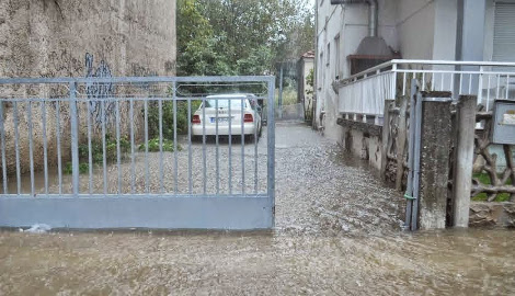 Καστοριά, Κοζάνη και Ημαθία στο έλεος της βροχής - Προβλήματα από την κακοκαιρία και στη Θεσσαλονίκη [βίντεο & εικόνες] | iefimerida.gr 6