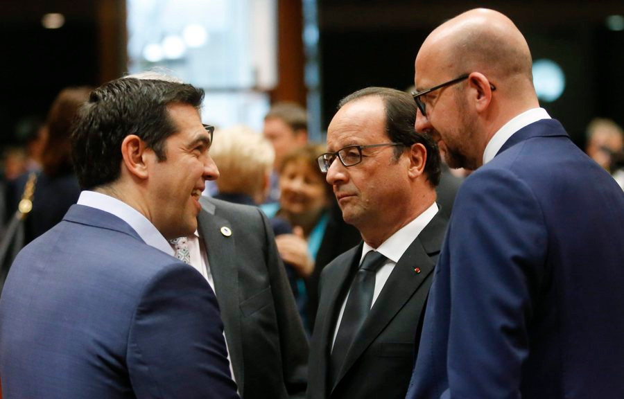 Άνδρες με τέρατα στρόφιγγες