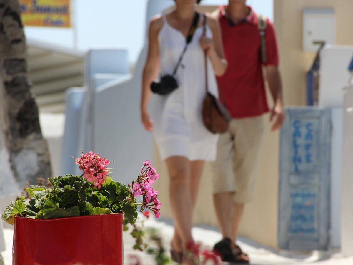 Business Insider: Ποια κρίση; Οι Ευρωπαίοι συρρέουν ακόμα στο ακριβό νησί της Σαντορίνης [εικόνες]  | iefimerida.gr 7
