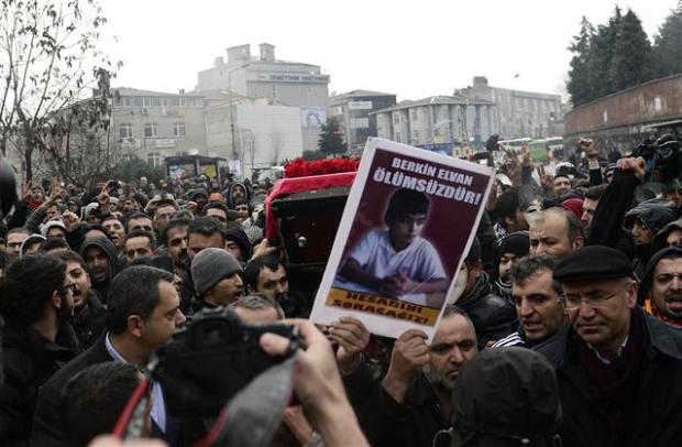 Στην Τουρκία παραλληλίζουν το θάνατο του 15χρονου Eλβάν με εκείνον του Αλέξη Γρηγορόπουλου [εικόνες] | iefimerida.gr 5