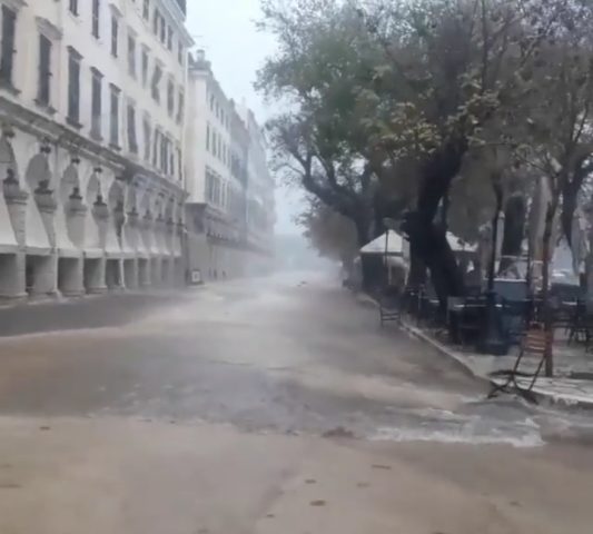 Η κακοκαιρία «σάρωσε» Κέρκυρα & Ηπειρο- Αποκλεισμένα χωριά [εικόνες & βίντεο] | iefimerida.gr 0