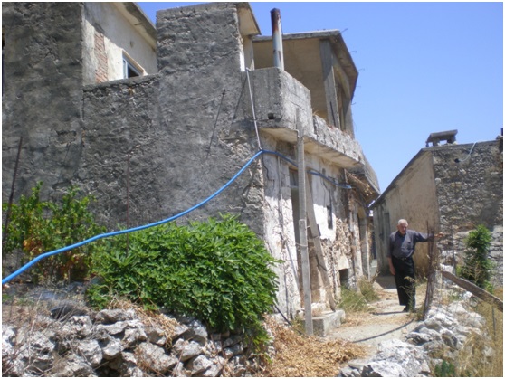 Τα ουρλιαχτά των γυναικών αντηχούν ακόμα στην Κρήτη - Ιστορικό ντοκιμαντέρ καταγράφει για πρώτη φορά τη φρίκη του ναζισμού στο Ρέθυμνο [εικόνες] | iefimerida.gr 1