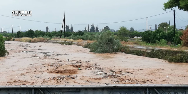 Συναγερμός αυτή την ώρα για να απομακρυνθούν πολίτες στα Σταθαίικα του Άργους.