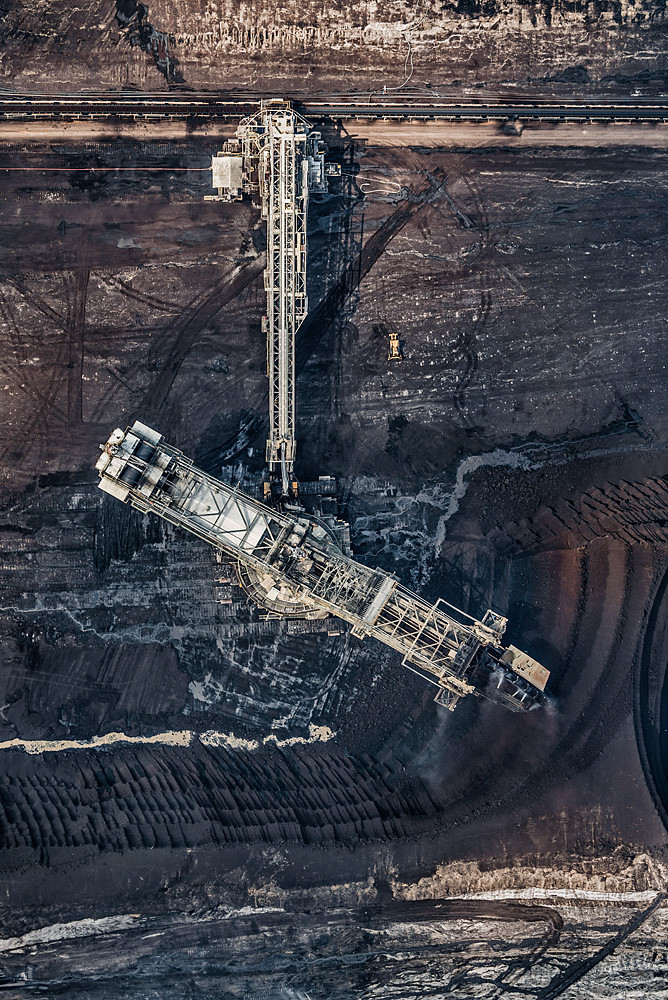 Εναέριες λήψεις από ορυχείο δείχνουν το πραγματικό μέγεθος της περιβαλλοντικής καταστροφής [εικόνες] | iefimerida.gr 1