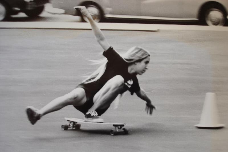 Κοτσίδες και σανίδες: Vintage κορίτσια κάνουν skate το 1970 [εικόνες] | iefimerida.gr 8