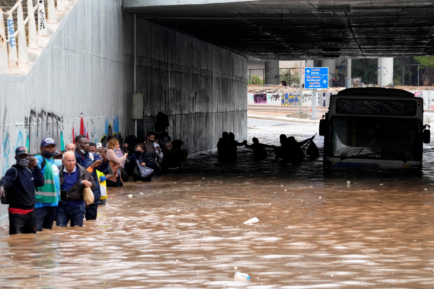 Εικόνες από την αλυσίδα των ανθρώπων στην Ποσειδώνος