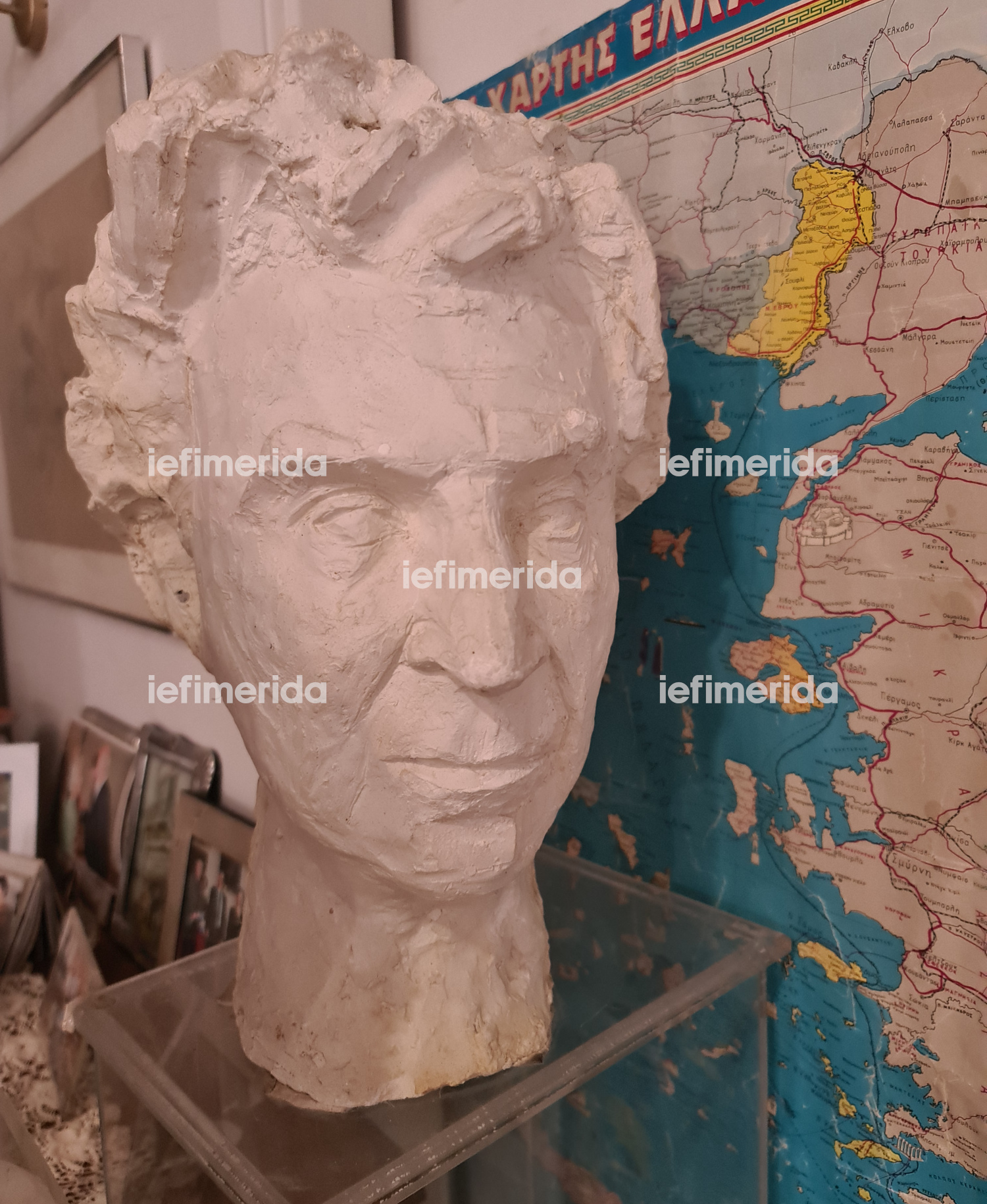 Ο Μίκης Θεοδωράκης όπως τον απέδωσε η γνωστή γλύπτρια