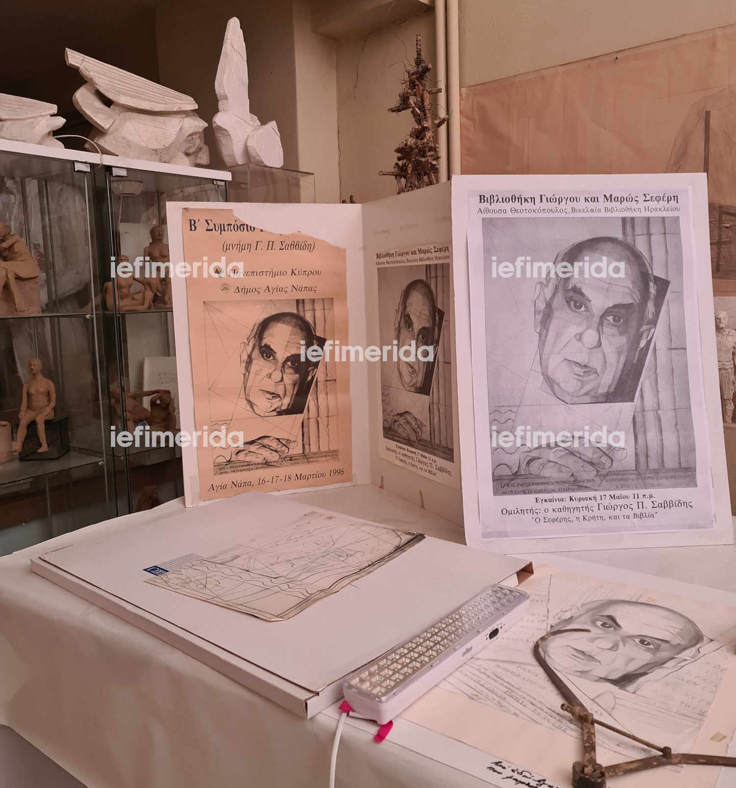 Αυτή την περίοδο δουλεύει τη μορφή του Γιώργου Σεφέρη