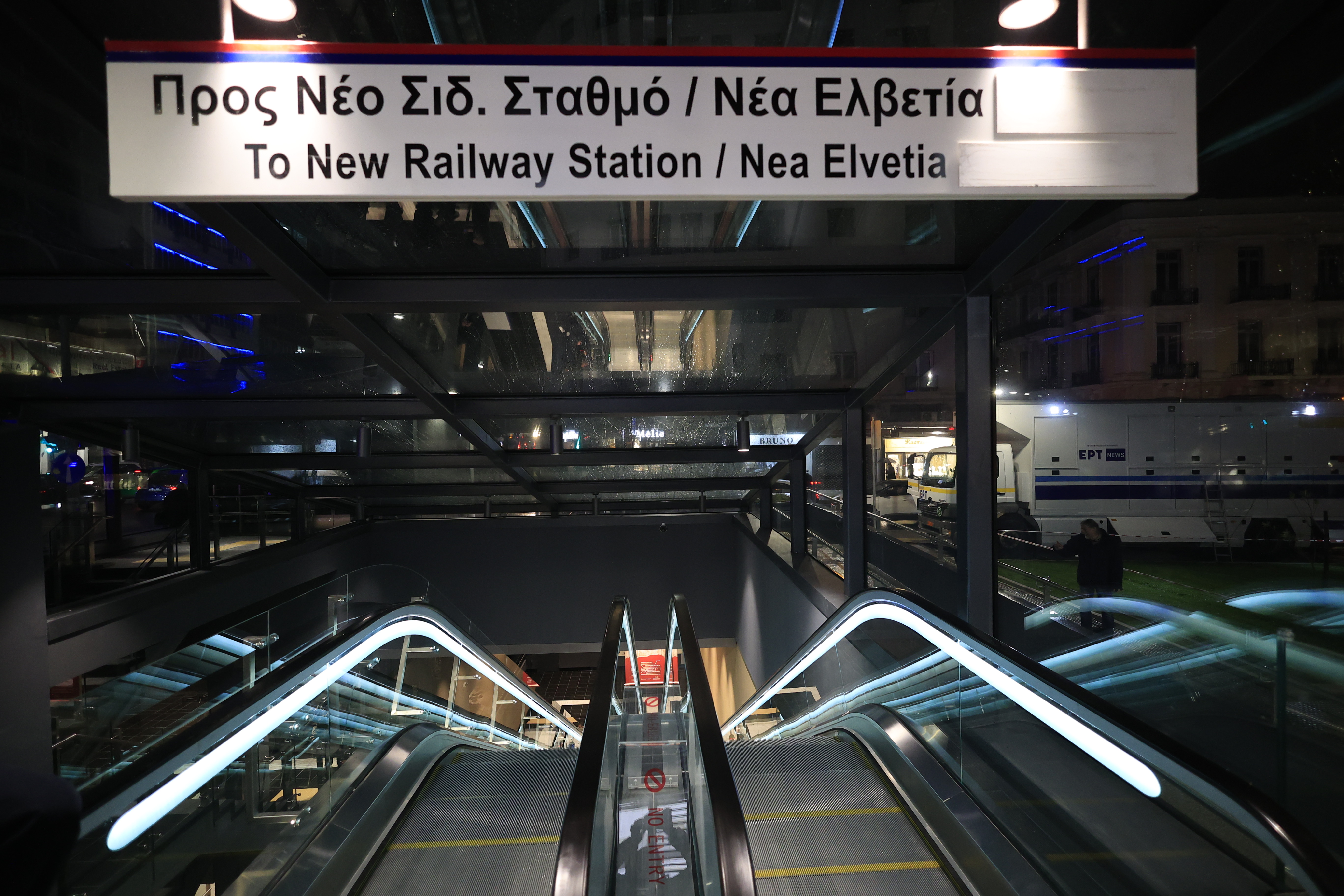 This image has an empty alt attribute; its file name is 6390693.jpg