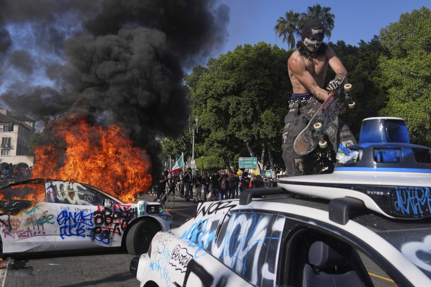 This image has an empty alt attribute; its file name is cali6_0.jpg