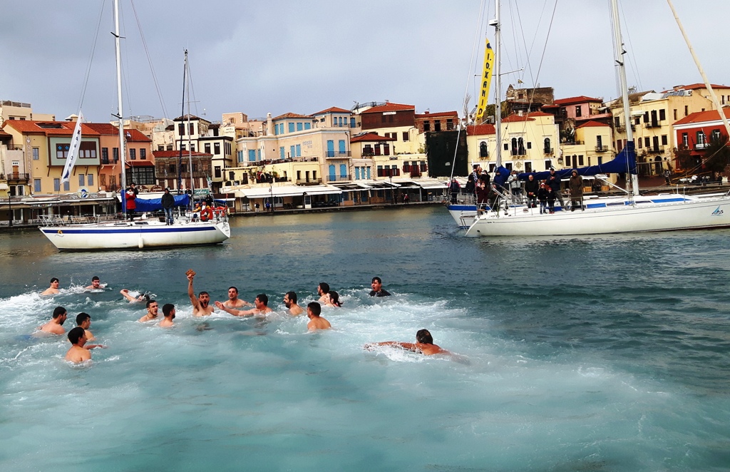 Με λαμπρότητα γιορτάστηκαν τα Θεοφάνεια σε όλη τη χώρα [εικόνες]  , φωτογραφία-1