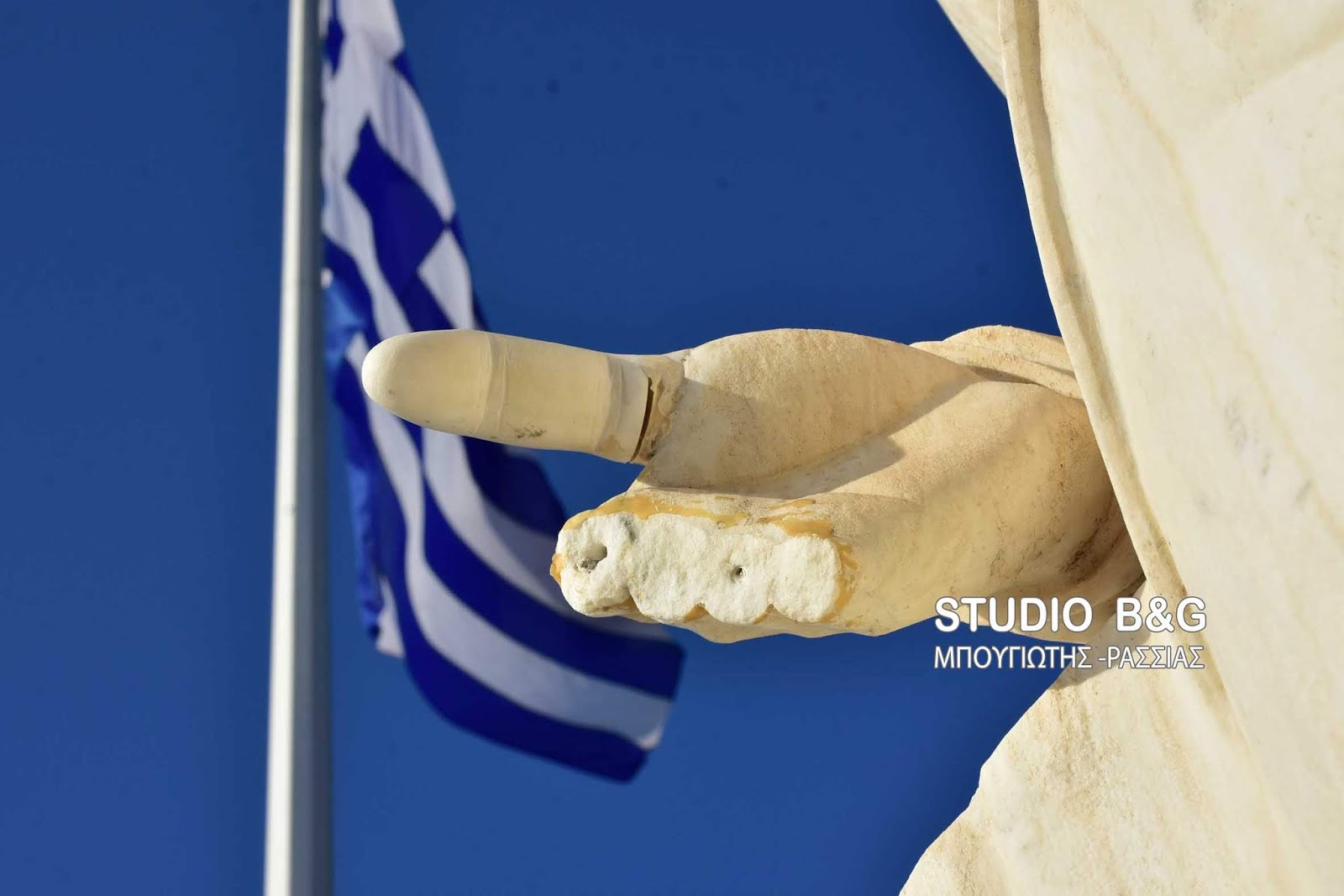 Μόνο ΑΝΘΕΛΛΗΝΕΣ θα μπορούσαν να το κάνουν! Για πολλοστή φορά ΒΑΝΔΑΛΙΣΑΝ το άγαλμα του Καποδίστρια στο Ναύπλιο  